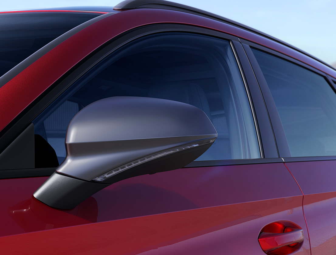 seat leon desire red colour with cosmo grey mirror covers