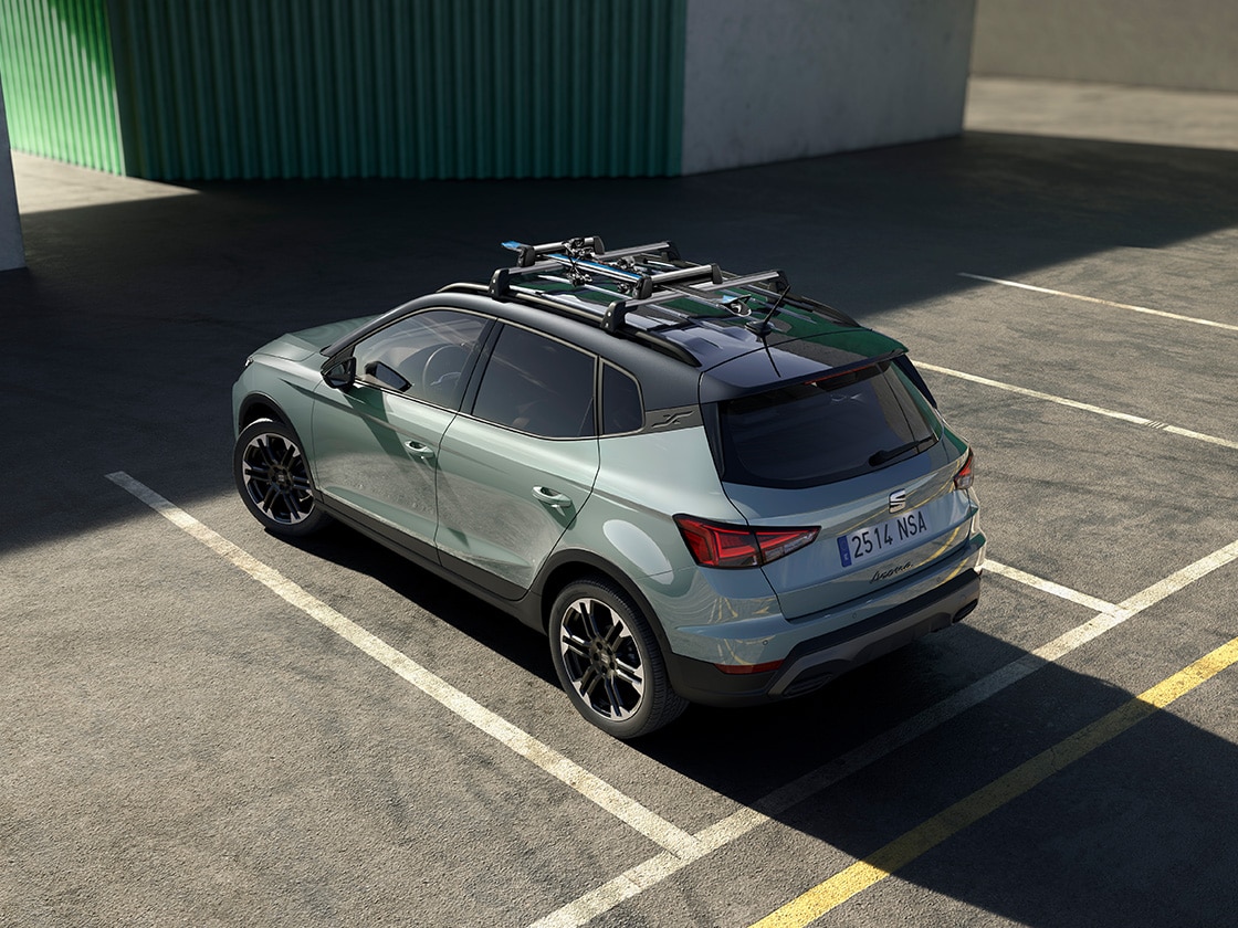 Ski rack attached to a SEAT Arona Ski rack attached to a SEAT Arona