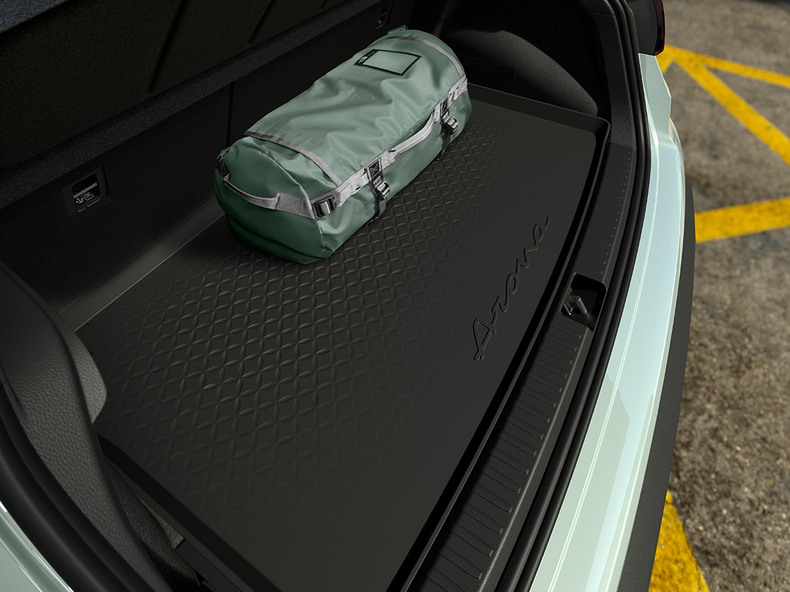 SEAT Arona semi-rigid boot tray with a travel bag. SEAT Arona semi-rigid boot tray with a travel bag.