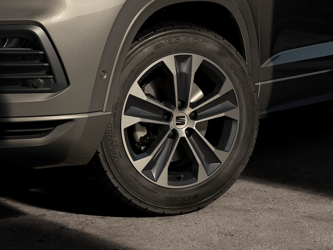 dynamic nuclear grey 17-inch machined alloy wheels for seat ateca