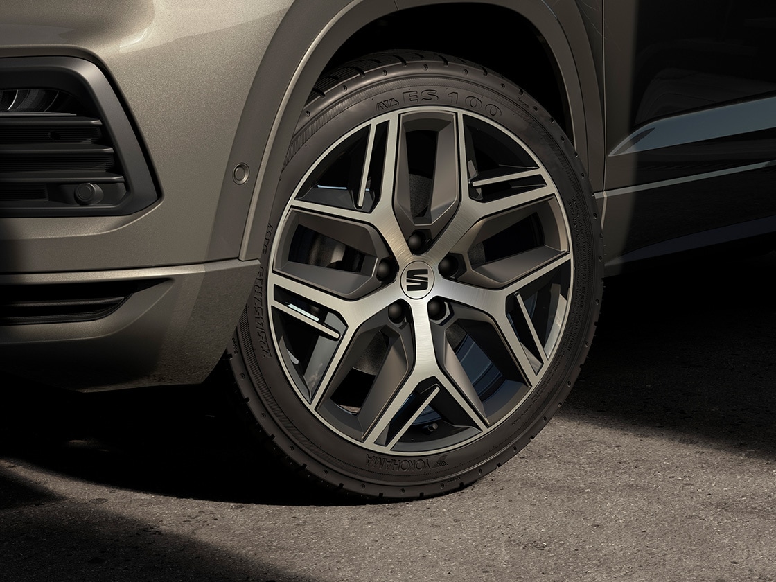 exclusive cosmo grey 19-inch machined alloy wheels for seat ateca