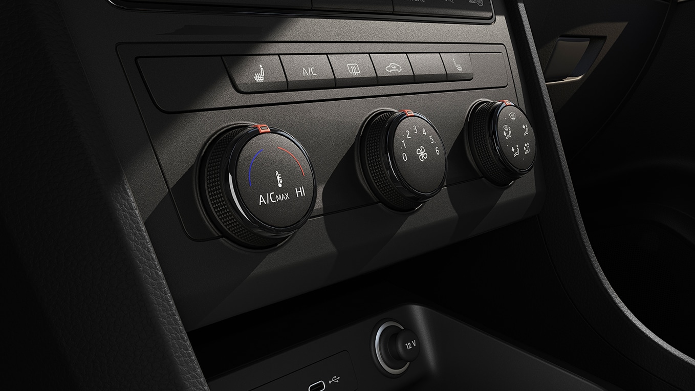view of the climatronic system setting to find the perfect temperature within the car.