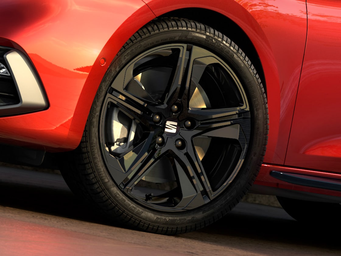 18-inch alloy wheels featured on the seat leon Sportstourer black pack edition for a bold, stylish look.