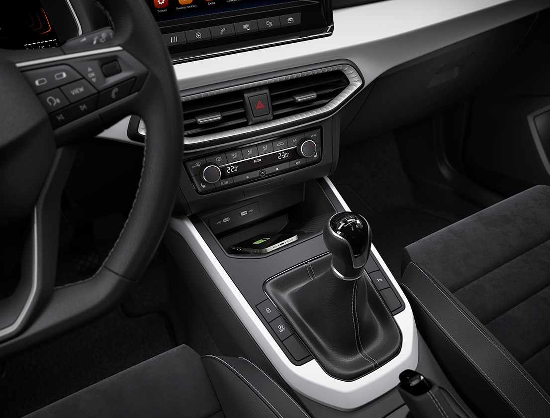 seat-arona-style-connectivity-box