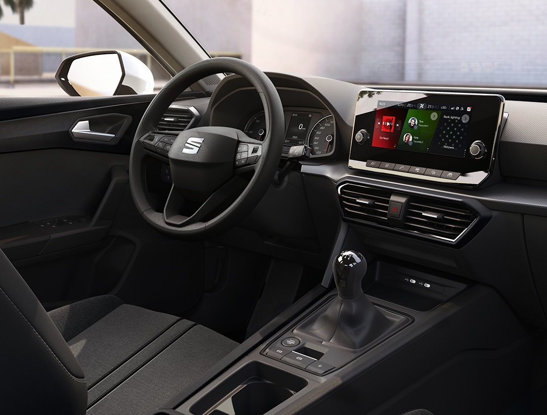 seat leon interior view of the steering wheel and infotainment screen