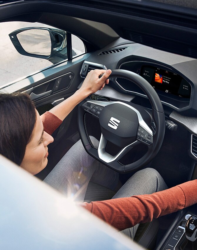 The SEAT Tarraco XPERIENCE driver’s seat and steering wheel  