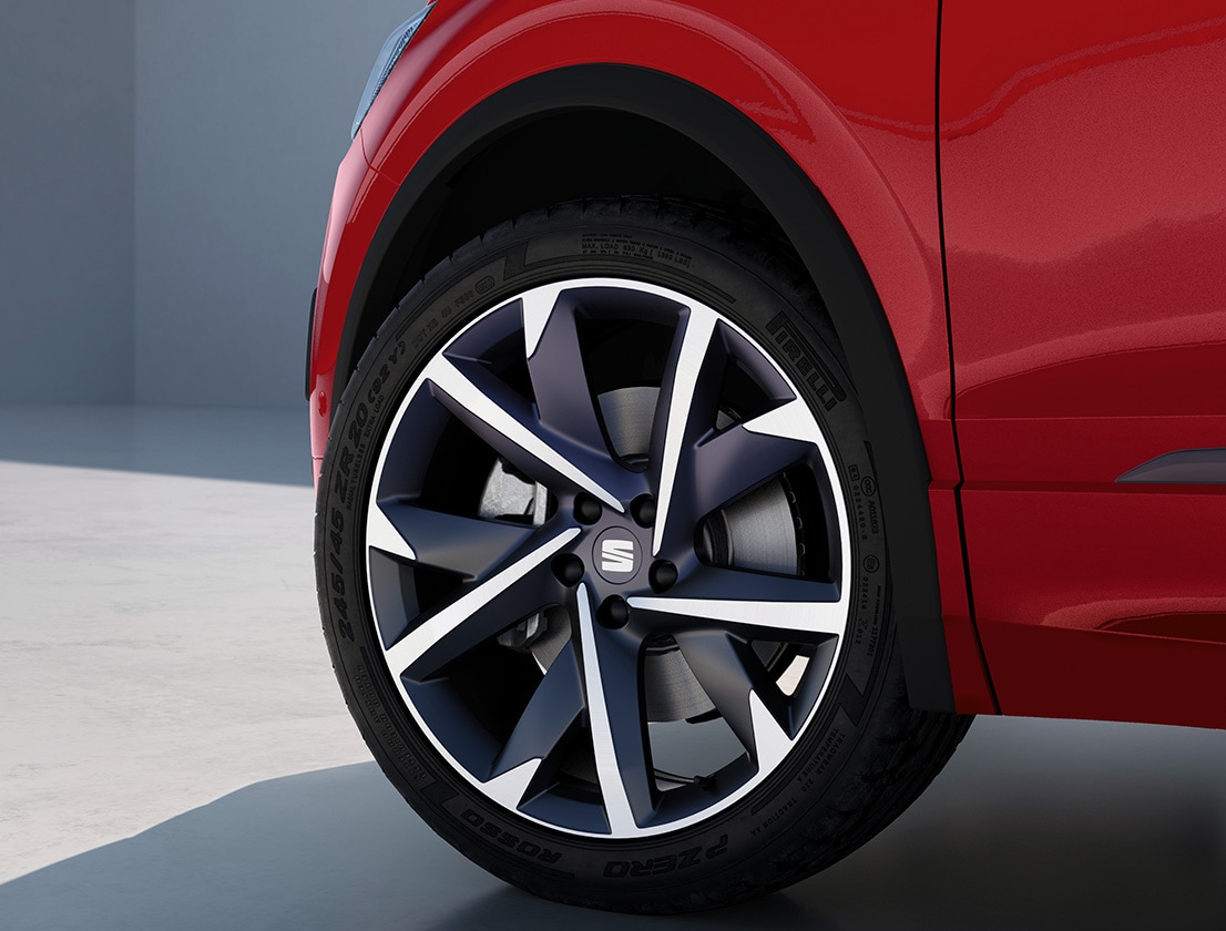Red SEAT Tarraco FR with 20” Alloys in Cosmo Grey 