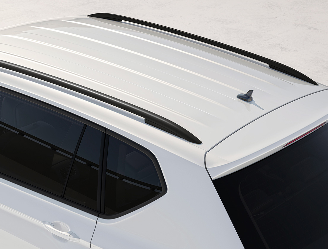 The SEAT Tarraco Style black roof rails