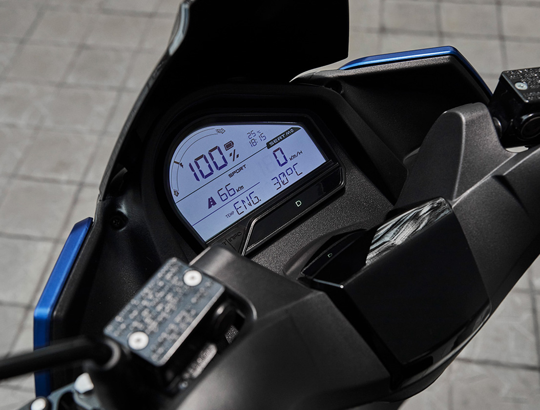 SEAT MO 125 performance driving modes with e-boost system
