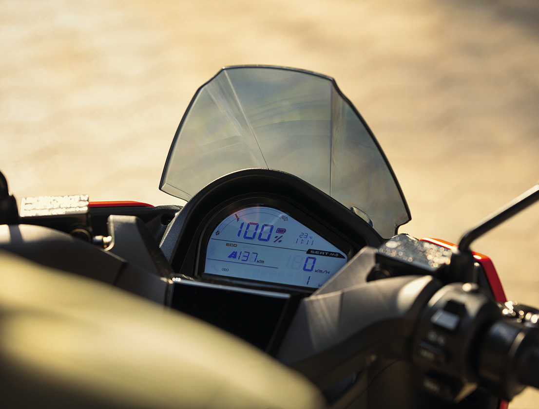 SEAT MO 125 speedometer with the 3 driving modes