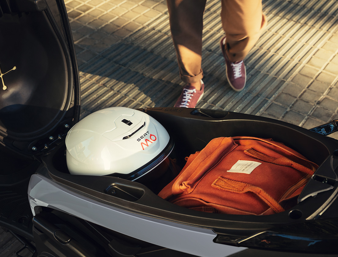 new-seat-mo-50-electric-scooter-two-helmet-storage-space