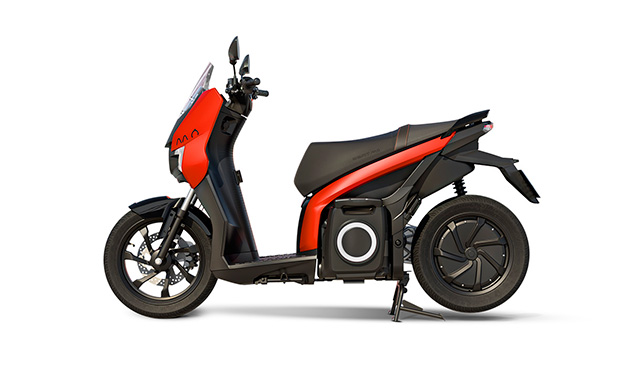 SEAT electro urban mobility options SEAT MÓ 125 electric scooter