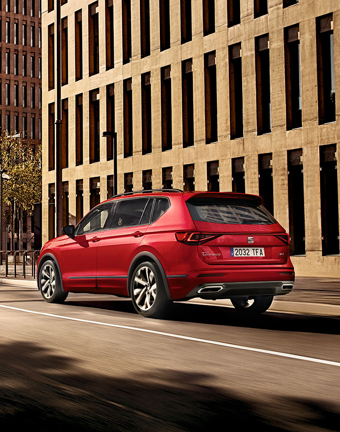 SEAT Tarraco FR  merlot red colour with cosmo grey alloy wheels