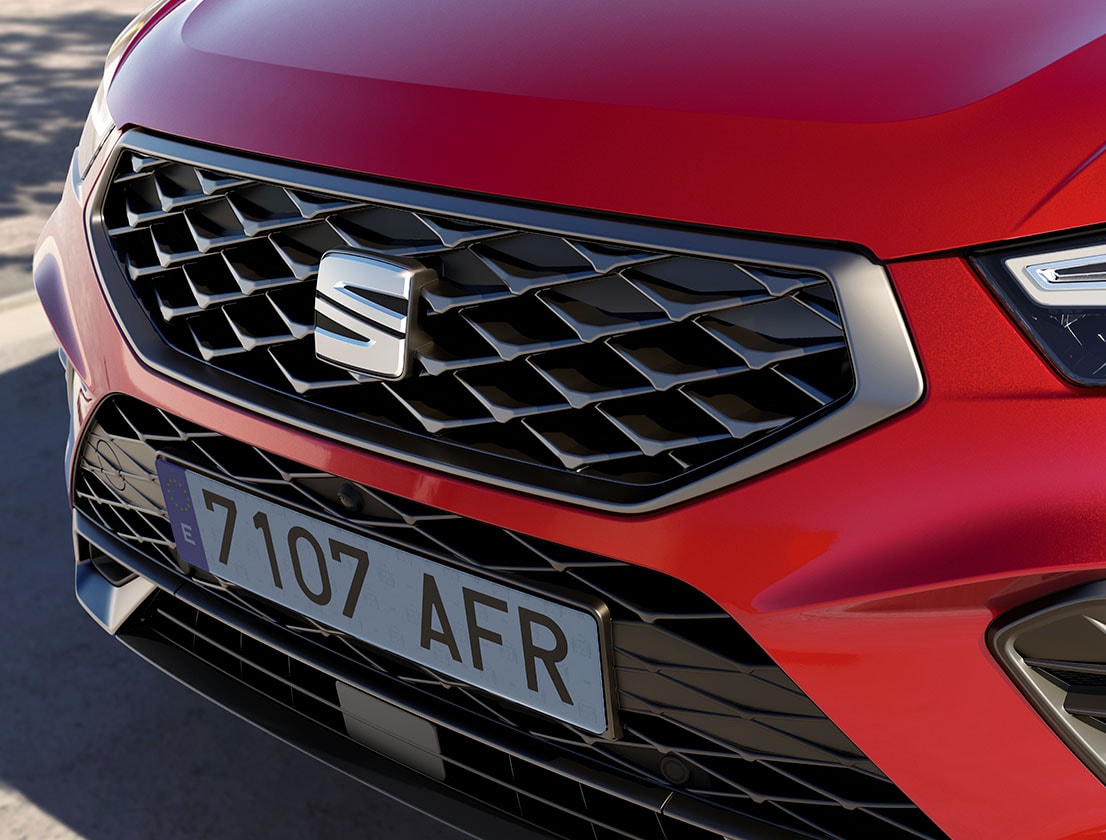 SEAT Ateca FR velvet red colour front grille