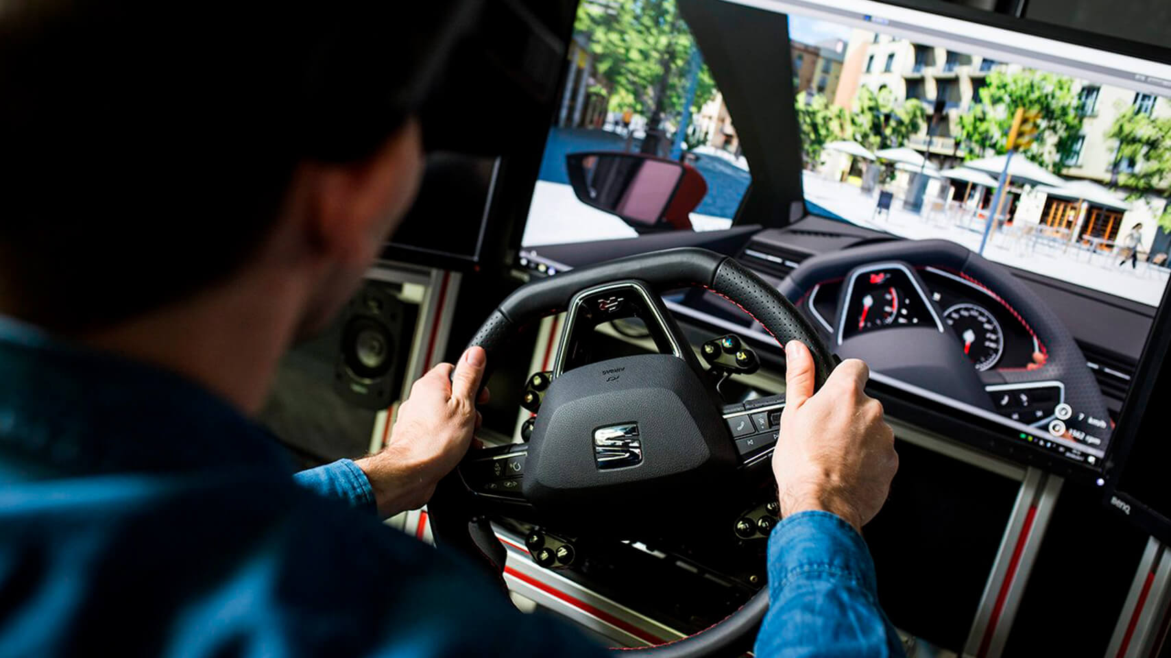 How is Virtual Reality applied in car manufacturing at SEAT 5