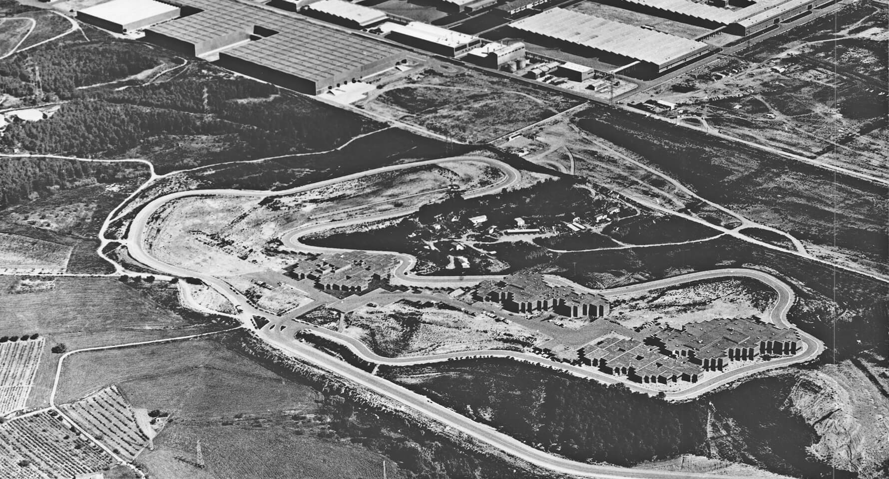Historic aerial view of SEAT factory and test track.