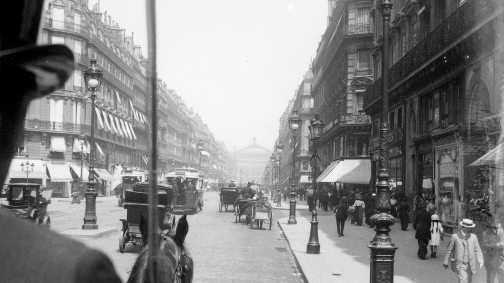 Horse drawn carriages on Barcelona’s Paseo de Gracia