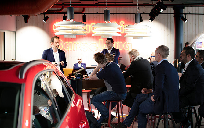 People interacting in Norway event - Buy a car in five clicks on SEAT Norway website