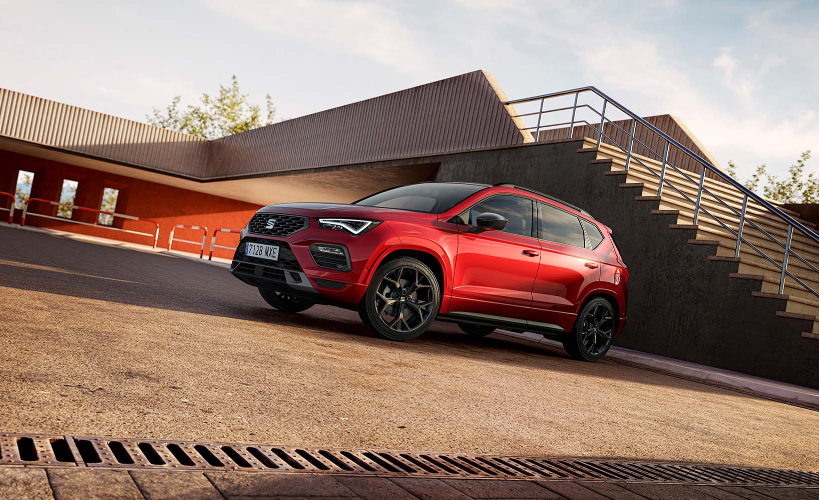 new SEAT Tarraco e-HYBRID SUV oryx white colour charging 