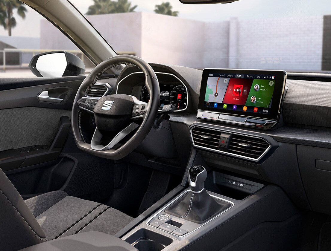 seat leon interior view of the steering wheel and infotainment screen
