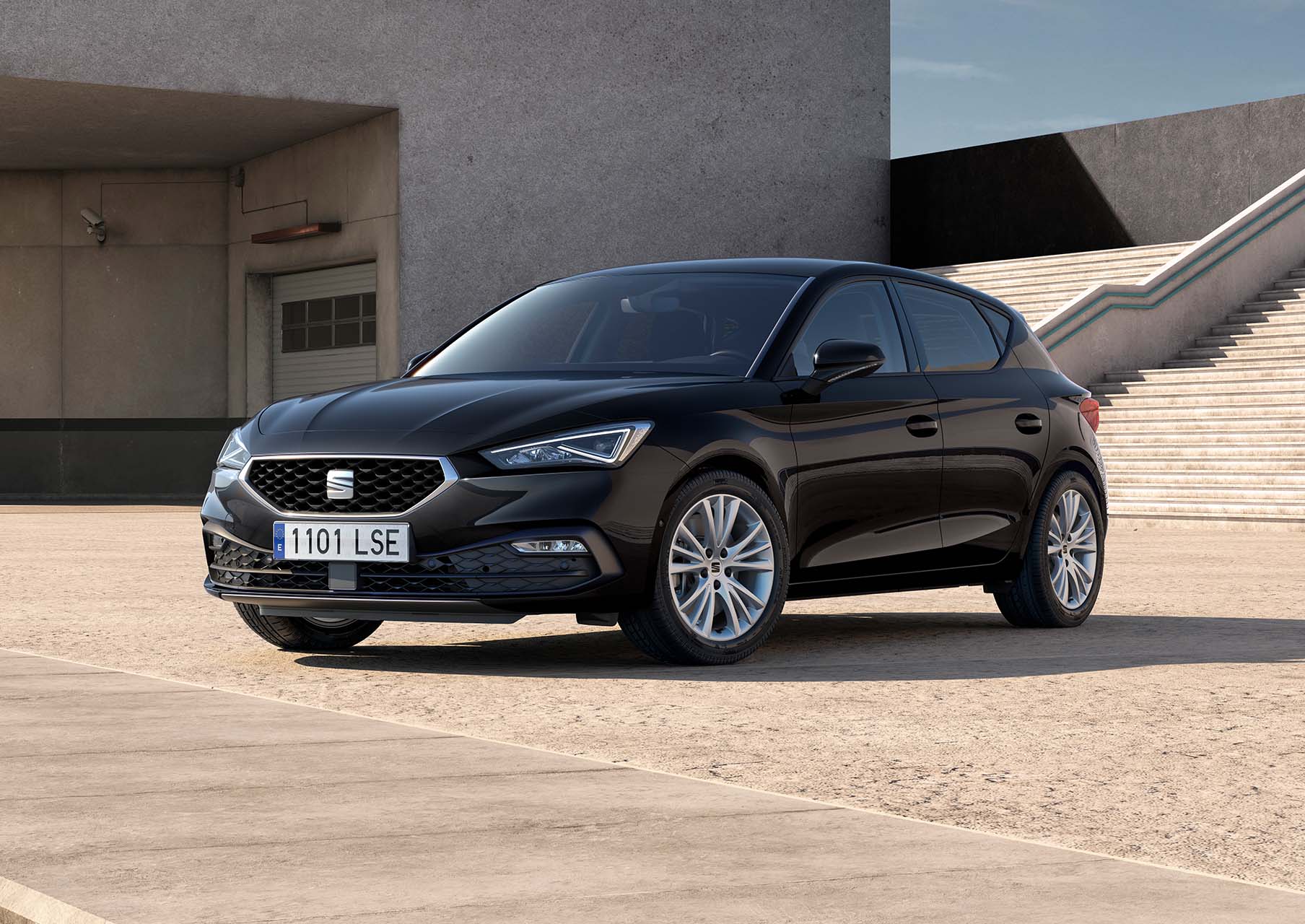 seat leon 5d style trim midnight black colour with dynamic alloy wheels parked