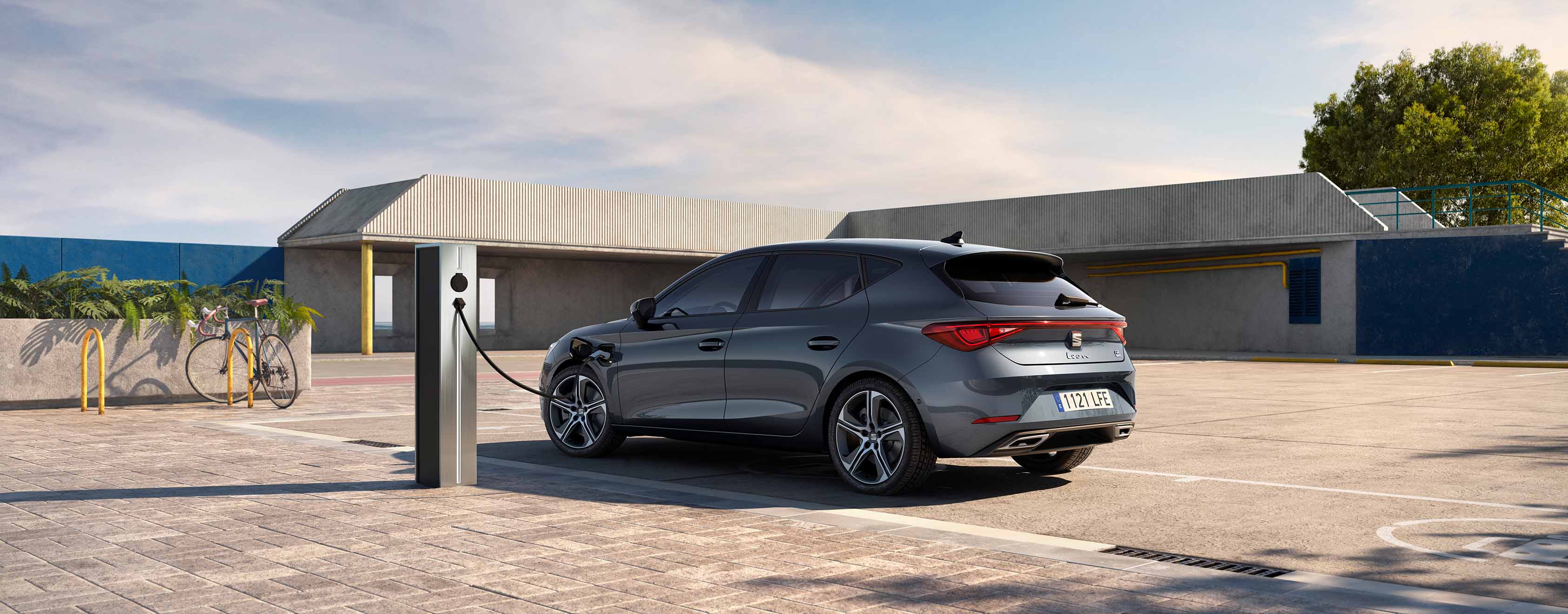 seat leon sportstourer phev with 1600 litre boot capacity 