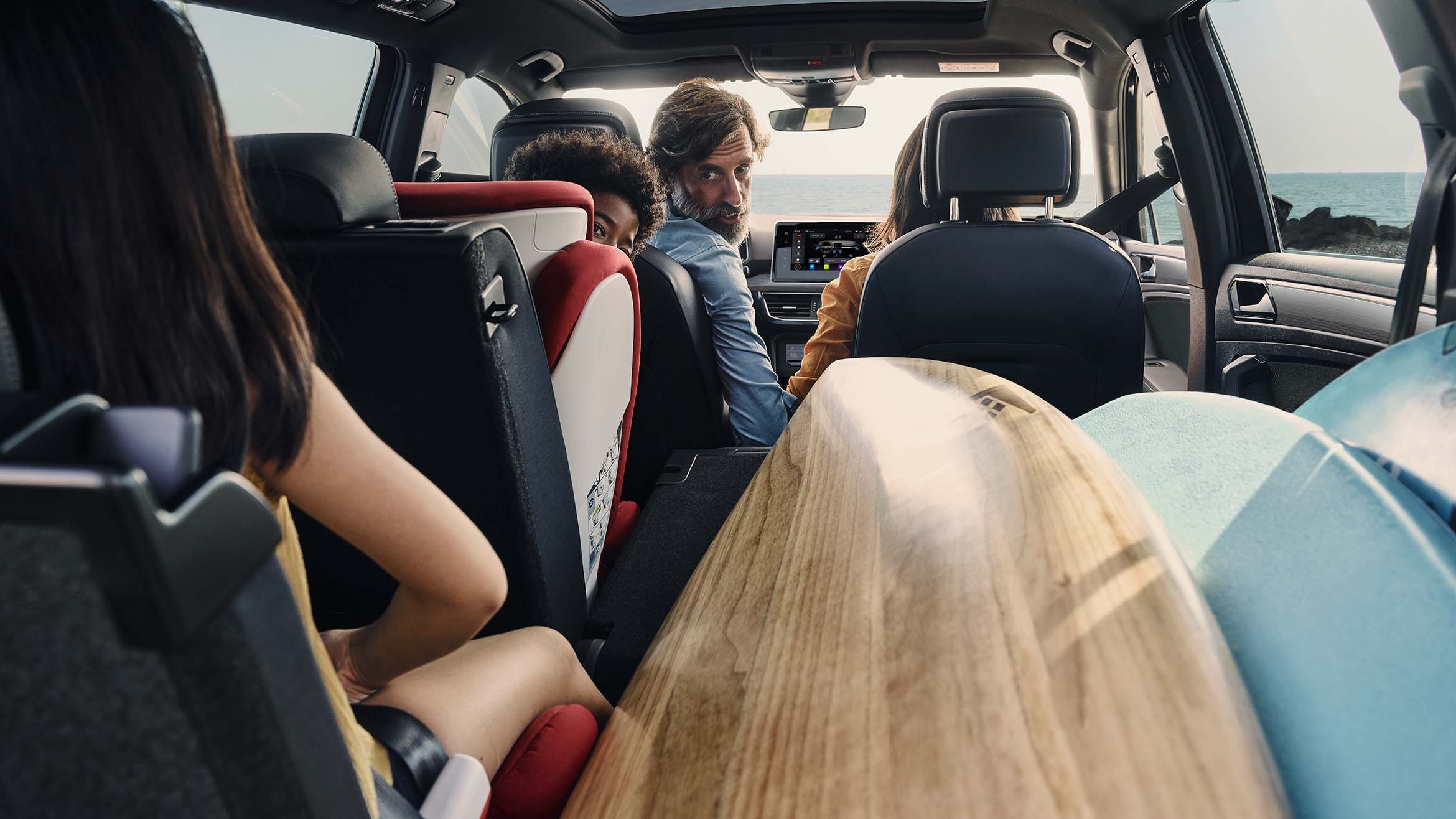The SEAT Tarraco XPERIENCE with family in car