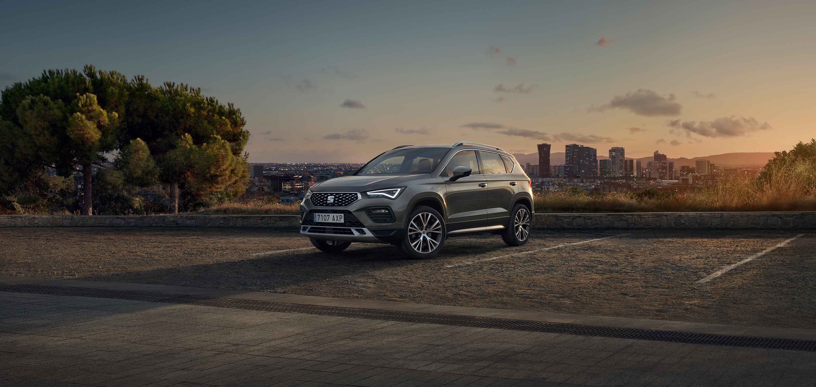 SEAT Ateca Experience trim suv in graphite grey colour 