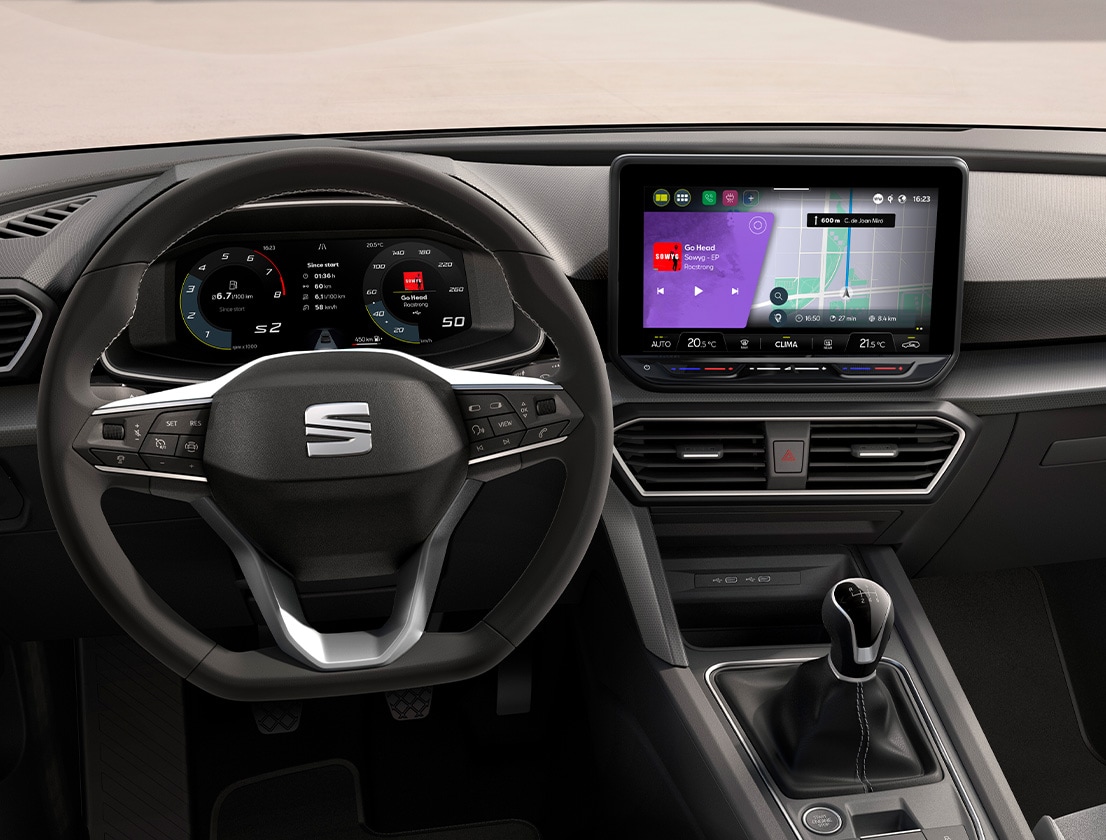 seat leon sportstourer sp 2024 car dashboard and infotainment