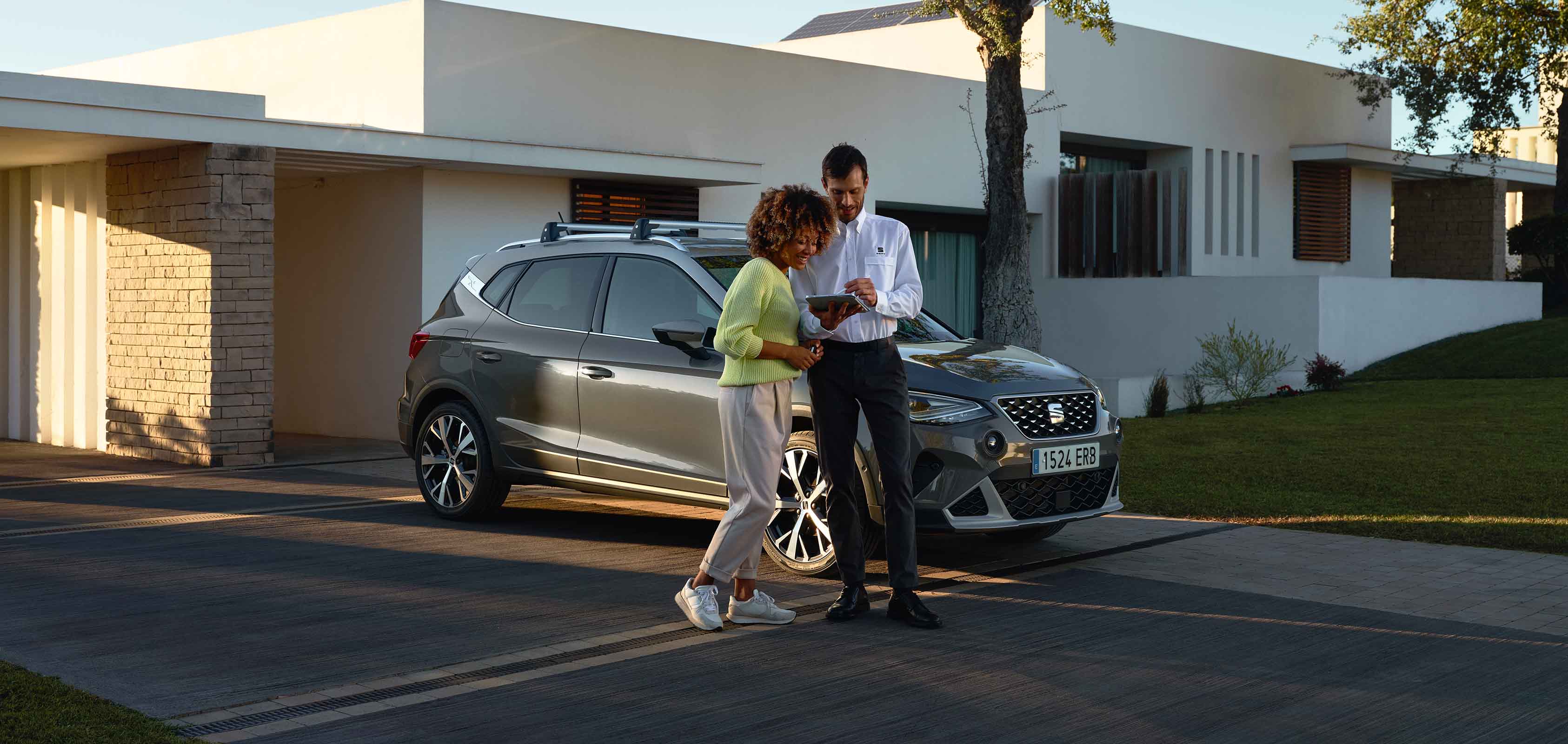 right side view of SEAT Ateca 