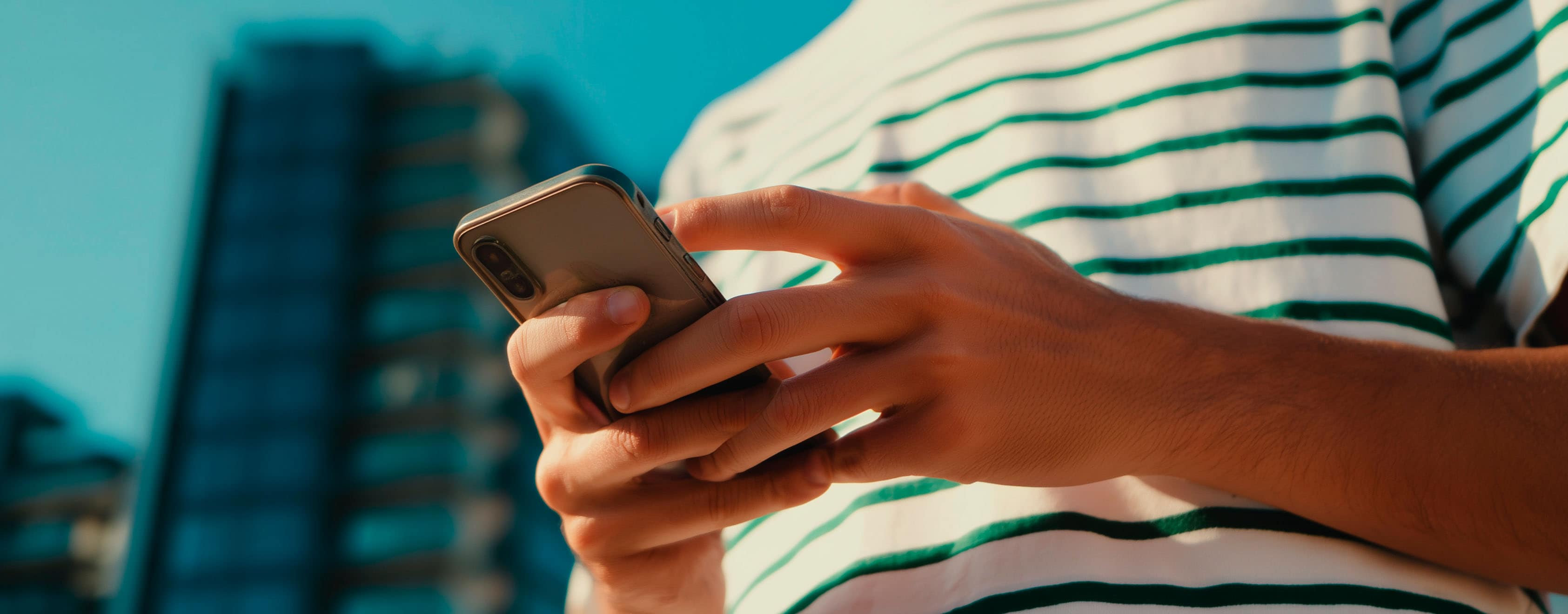 girl connected with My SEAT app with her smartphone 