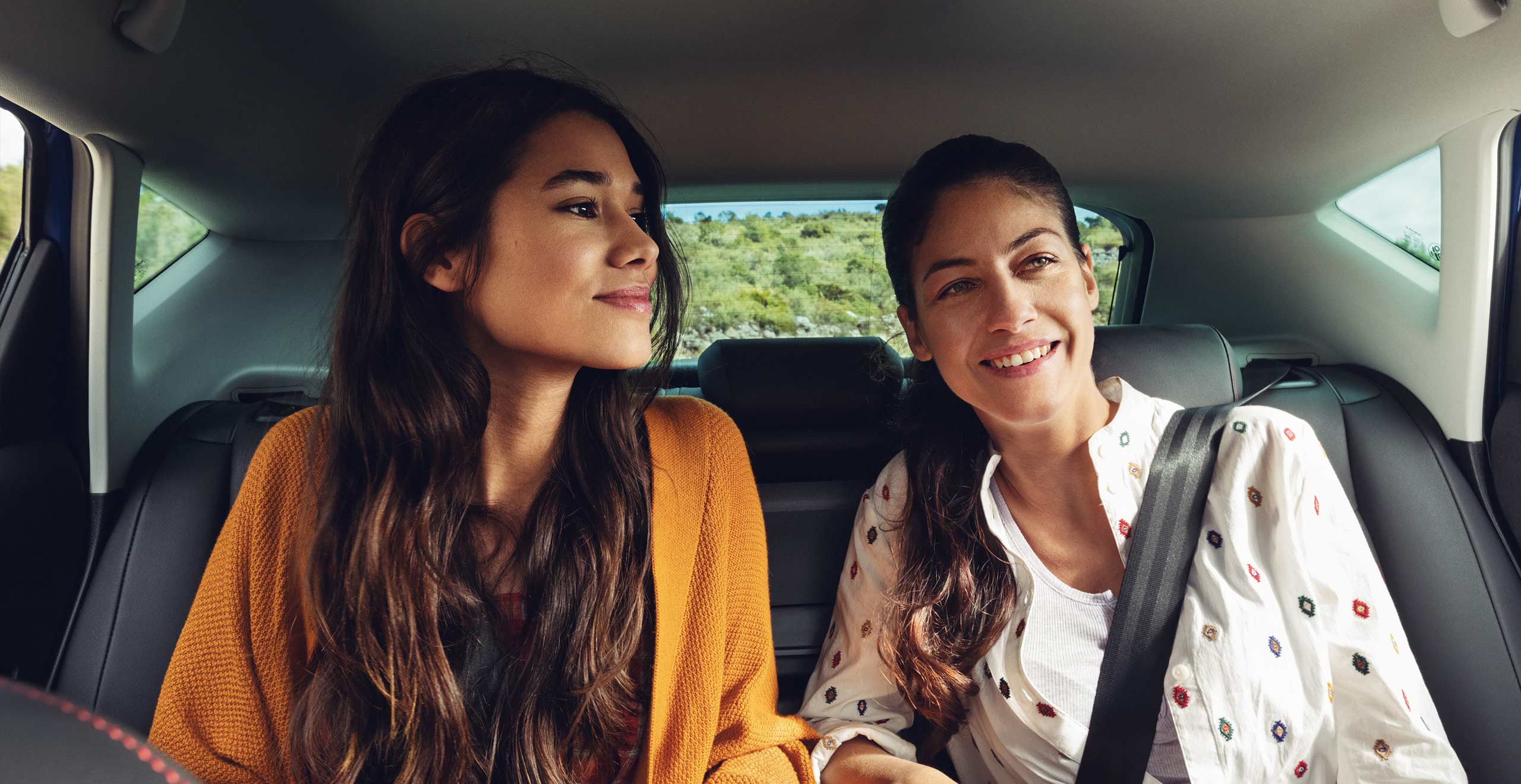 girls-inside-seat-car